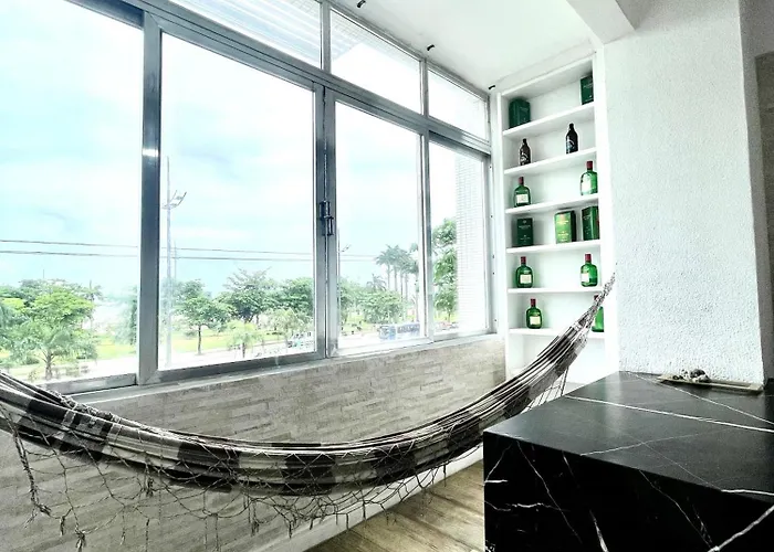 Apartamento De Dois Dormitorios Com Vista Ao Mar